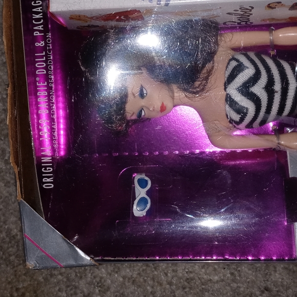 1959 ORIGINAL Barabie & Package. There is Slite, outside packaging wear - Picture 2 of 3